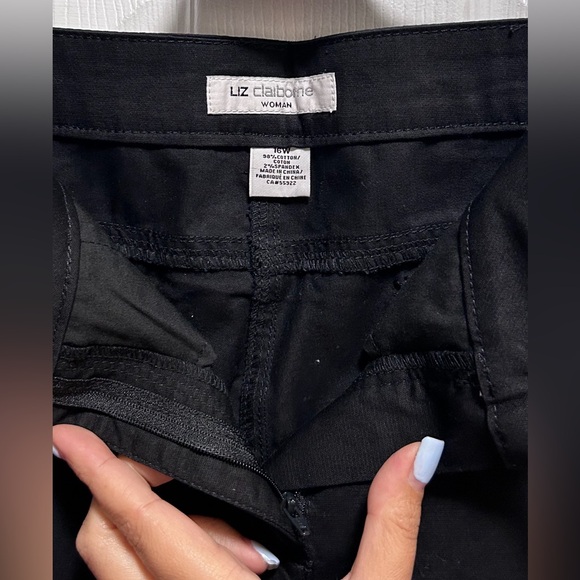 Liz Claiborne Cargo Pants - Picture 2 of 3